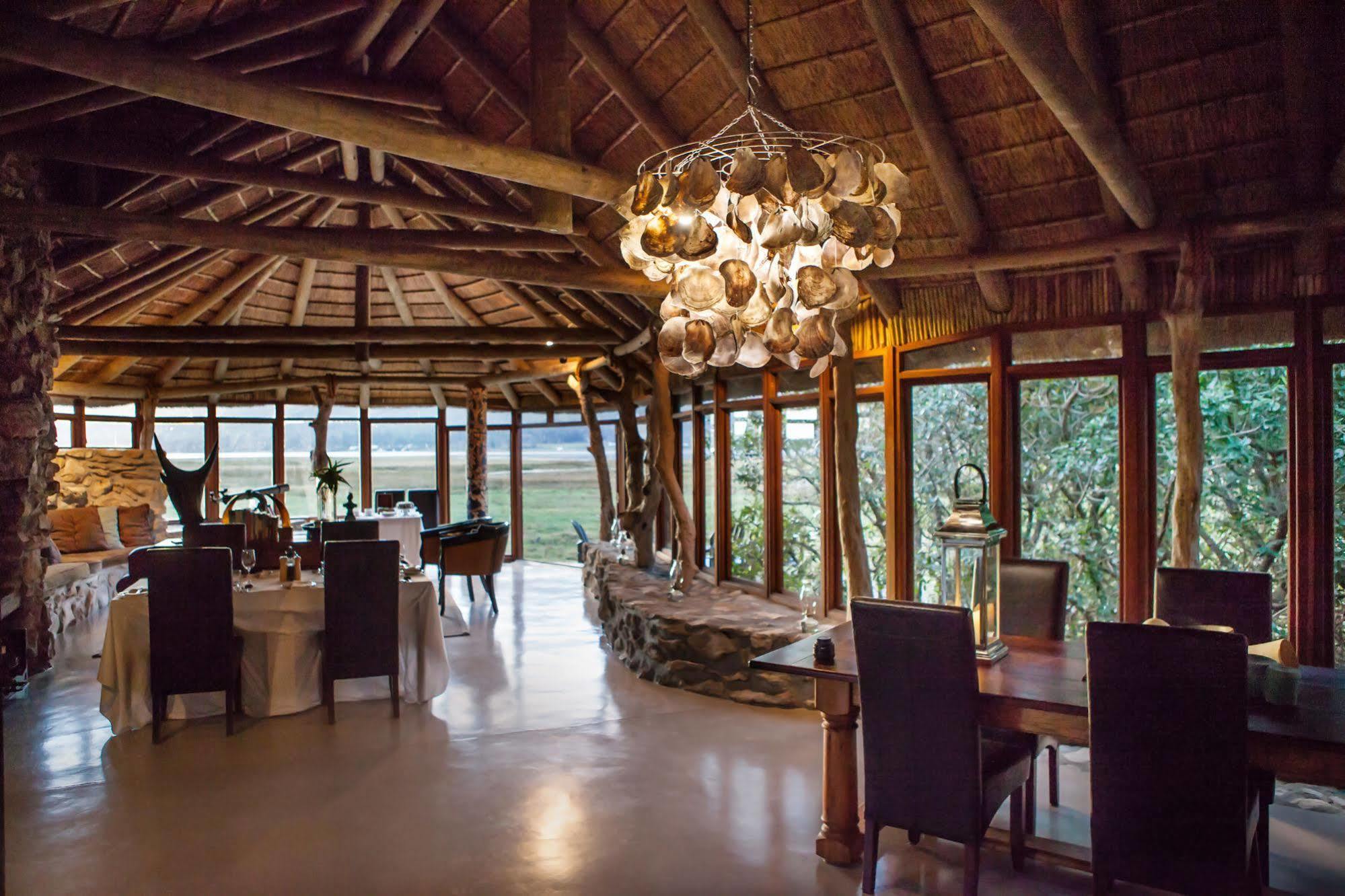 Mosaic Lagoon Lodge Станфорд Екстериор снимка